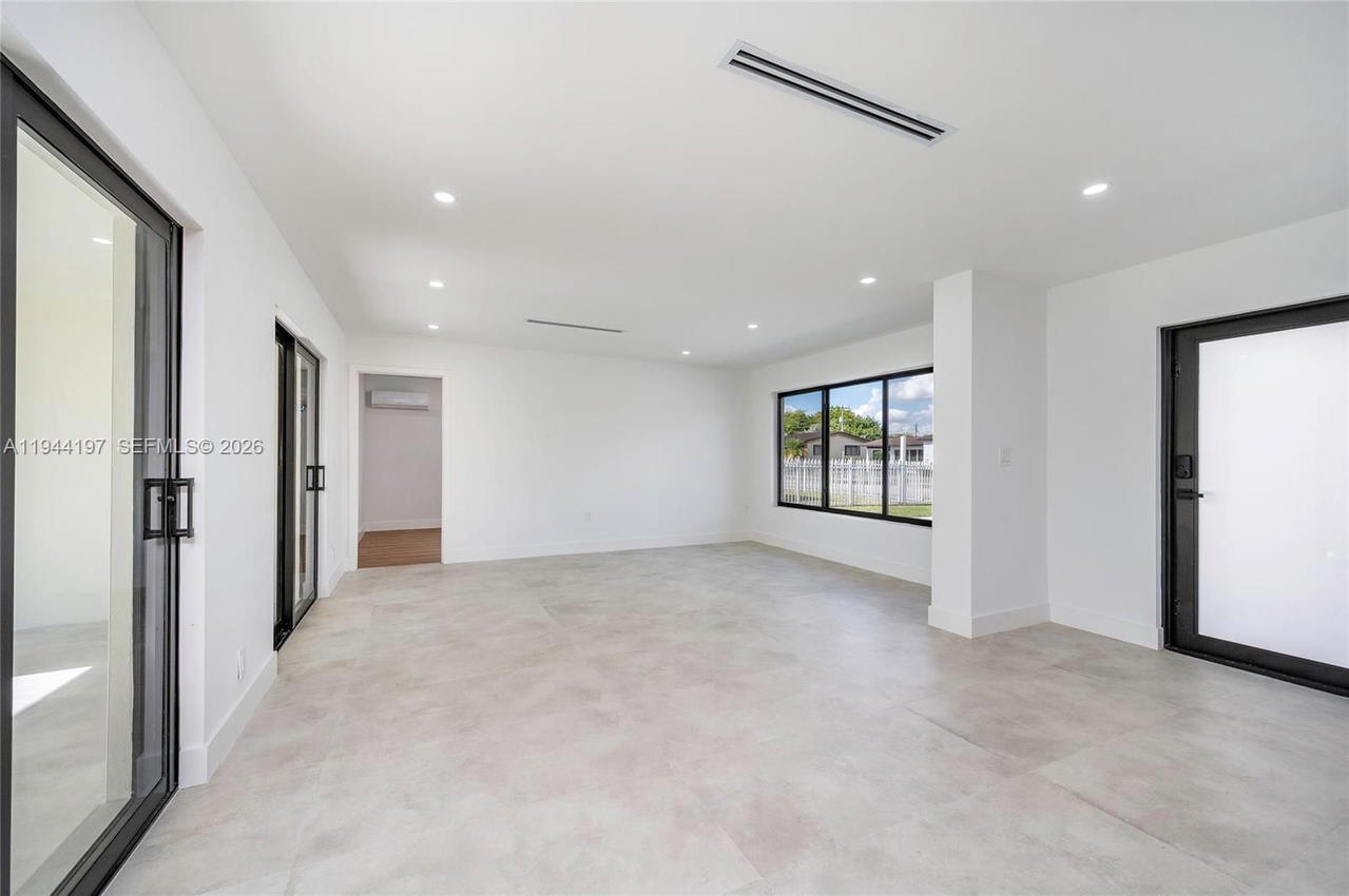 Real estate property located at 8440 27th Ter, Miami-dade, Coral Way Village Sec A P, Miami, FL