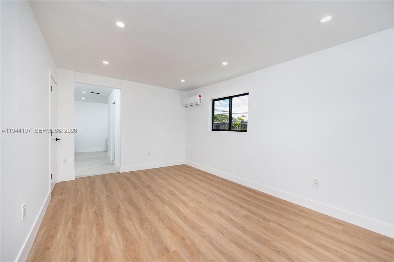 Real estate property located at 8440 27th Ter, Miami-dade, Coral Way Village Sec A P, Miami, FL