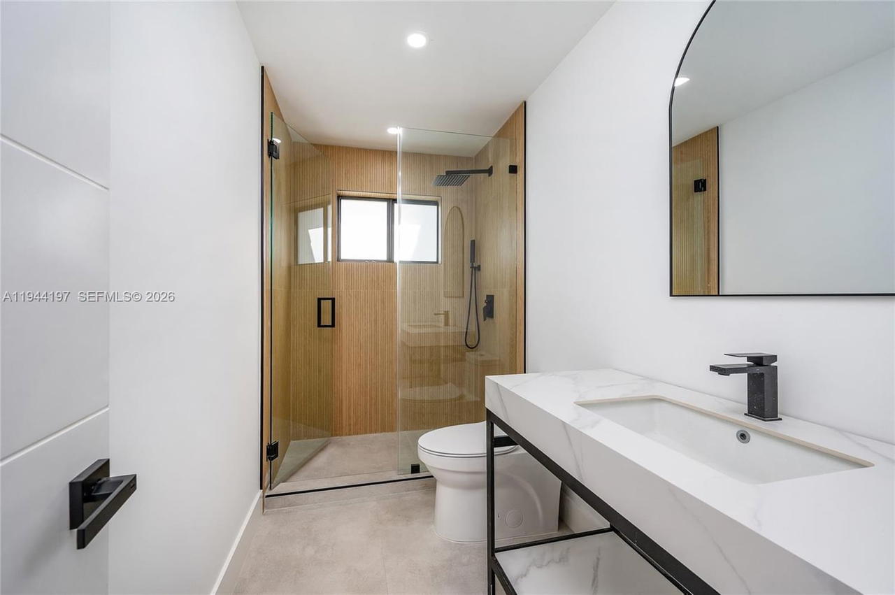 Real estate property located at 8440 27th Ter, Miami-dade, Coral Way Village Sec A P, Miami, FL
