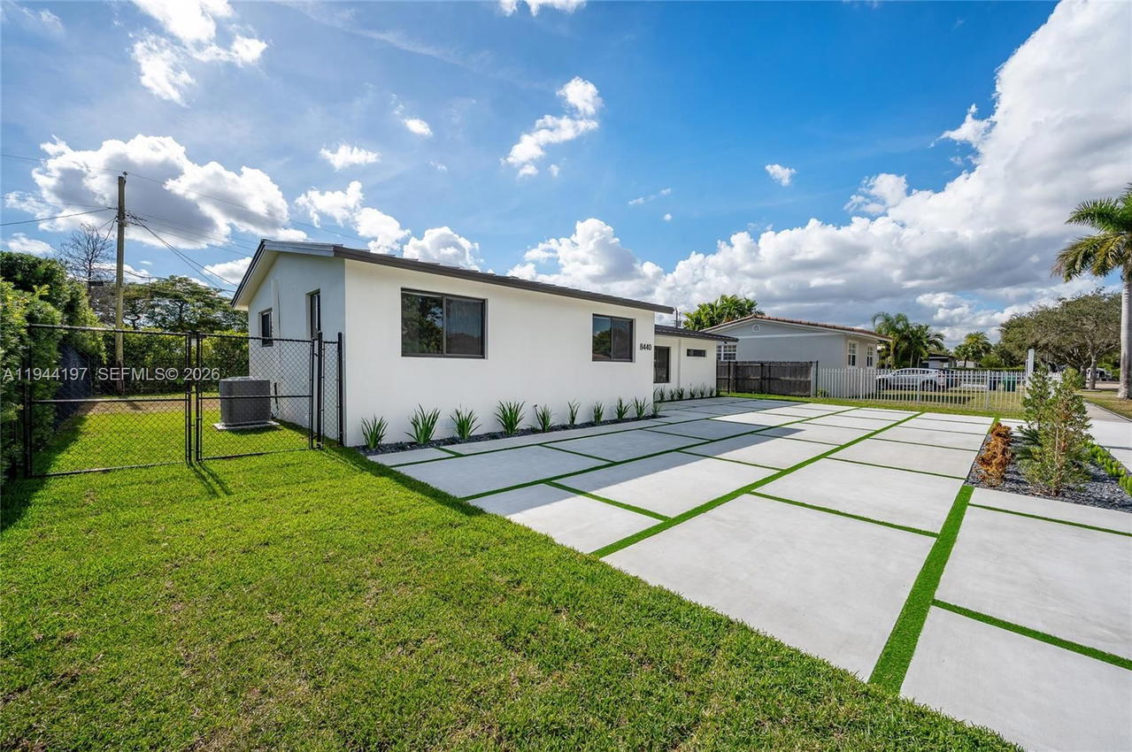 Real estate property located at 8440 27th Ter, Miami-dade, Coral Way Village Sec A P, Miami, FL