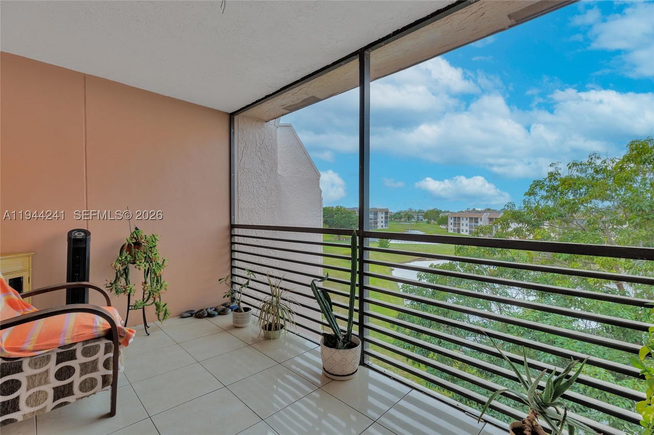 Real estate property located at 2981 Nob Hill Rd #406, Broward, Sunrise Lakes 172 Condo, Sunrise, FL