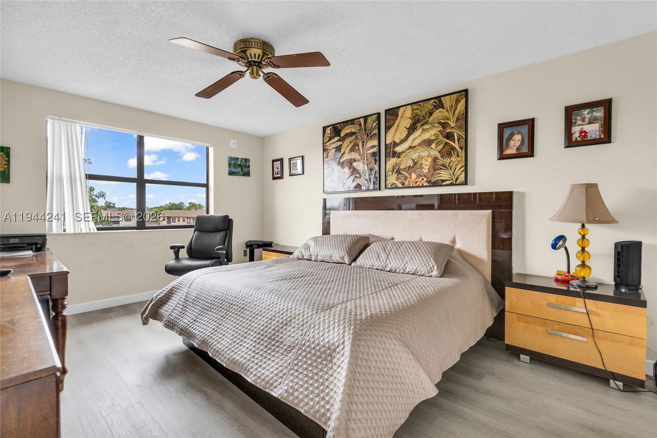 Real estate property located at 2981 Nob Hill Rd #406, Broward, Sunrise Lakes 172 Condo, Sunrise, FL