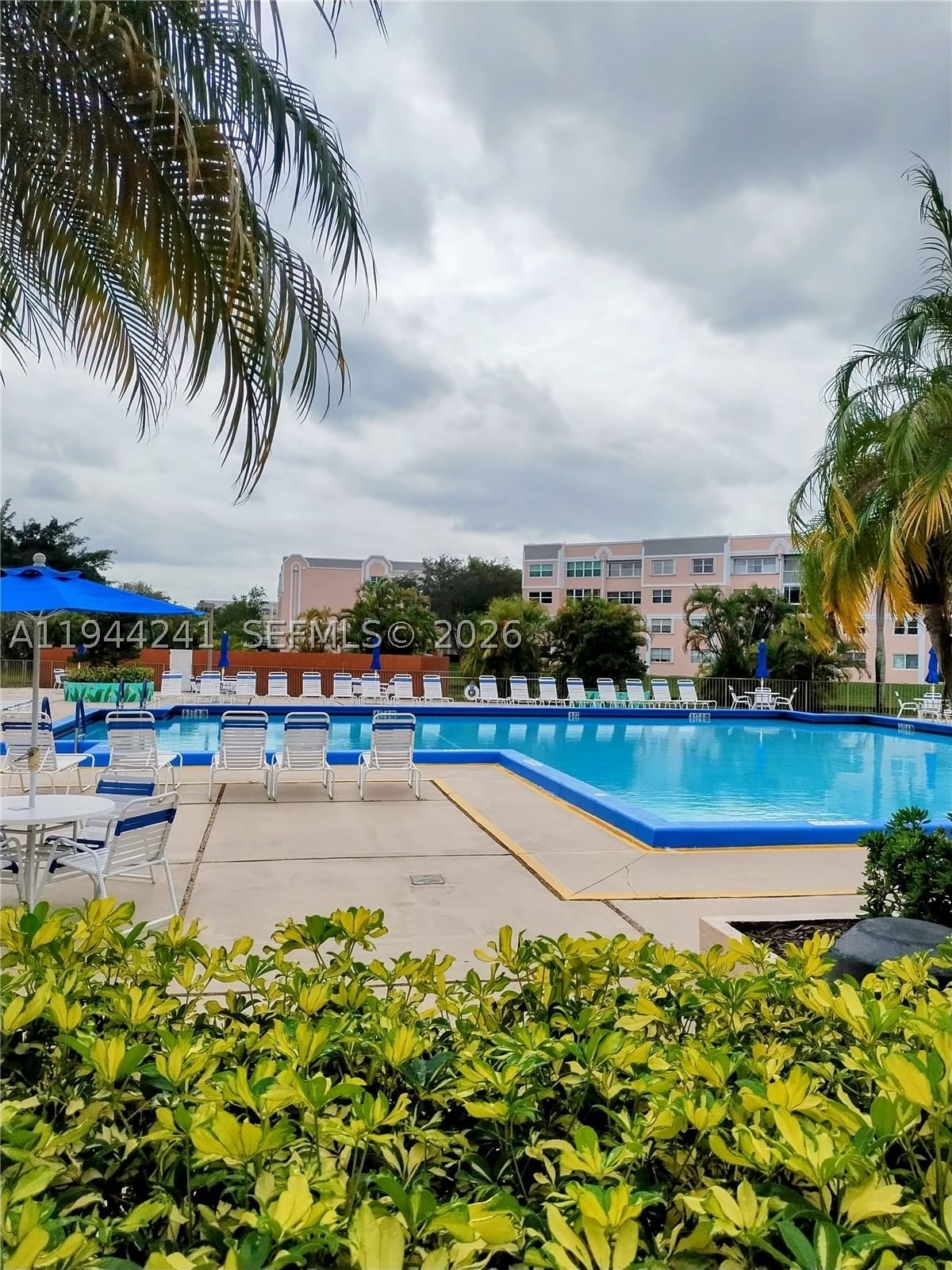 Real estate property located at 2981 Nob Hill Rd #406, Broward, Sunrise Lakes 172 Condo, Sunrise, FL