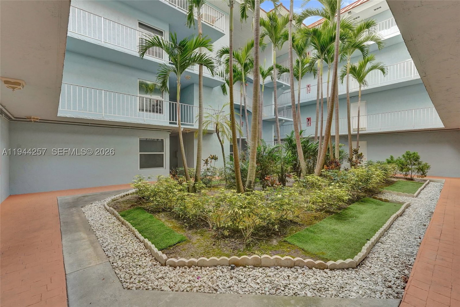 Real estate property located at 505 Pine Island Rd #405B, Broward, Newport Condo, Plantation, FL