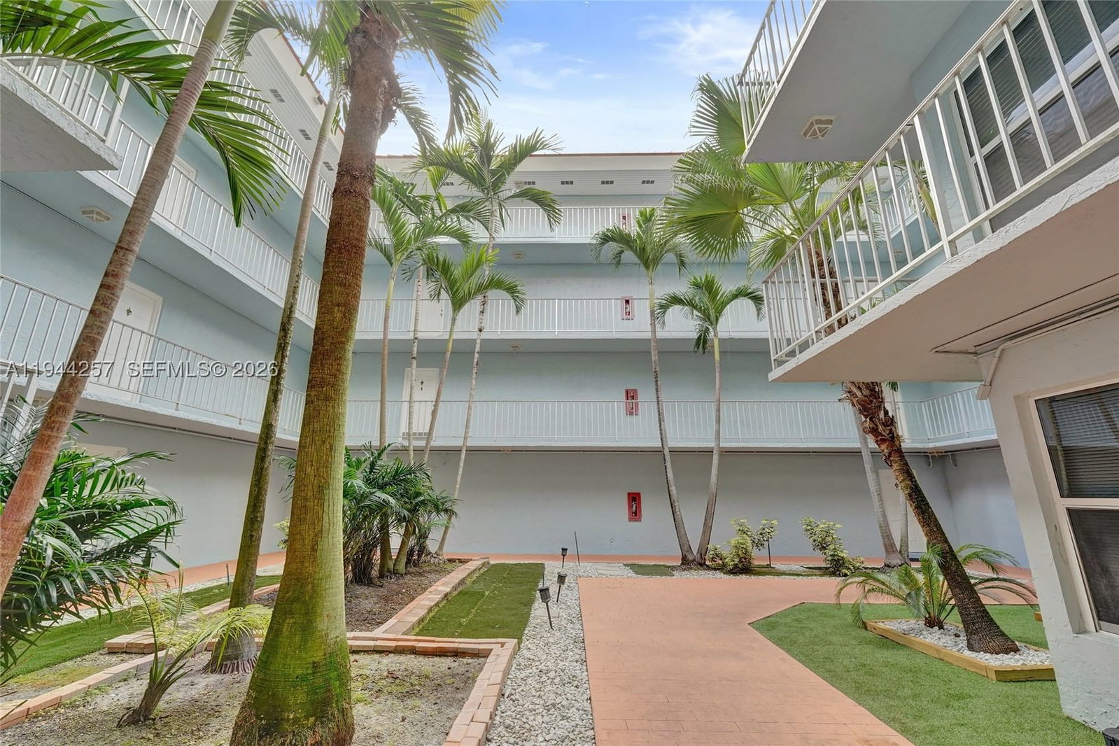Real estate property located at 505 Pine Island Rd #405B, Broward, Newport Condo, Plantation, FL
