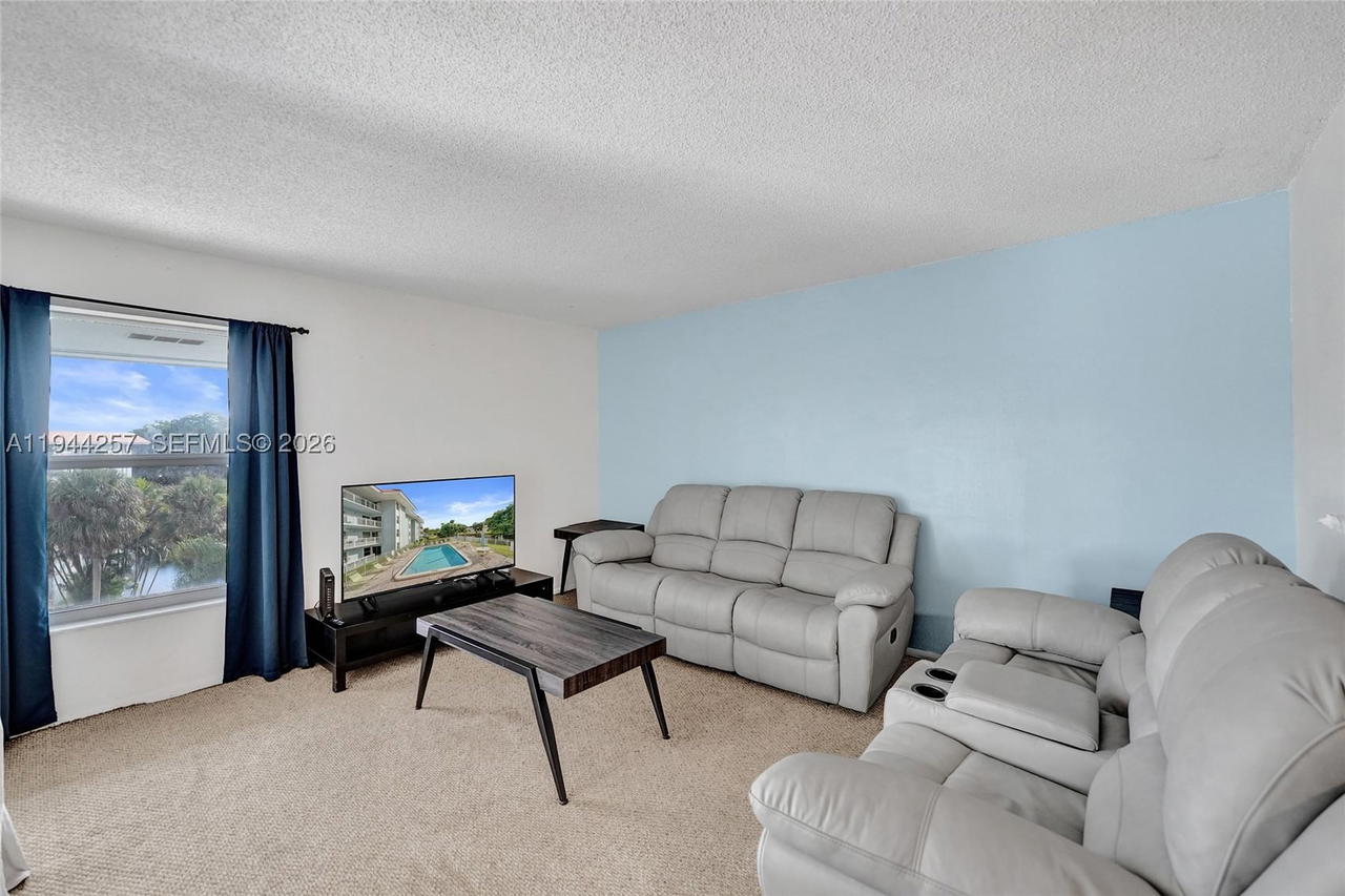 Real estate property located at 505 Pine Island Rd #405B, Broward, Newport Condo, Plantation, FL