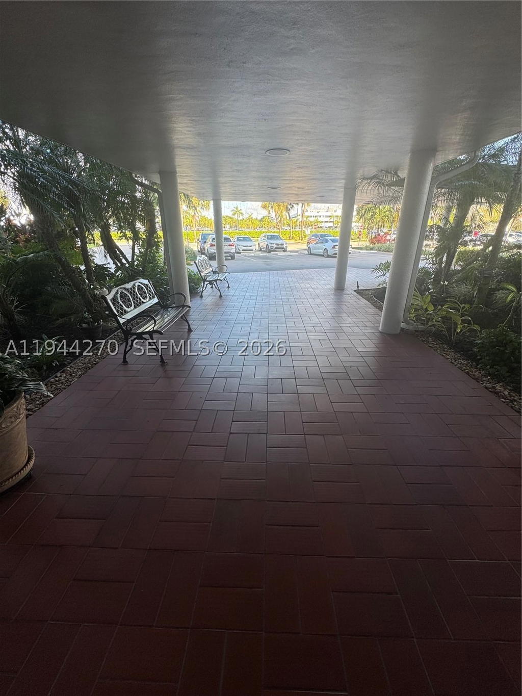 Real estate property located at 3800 Hillcrest Dr #1222, Broward, Hillcrest East No 25 Cond, Hollywood, FL