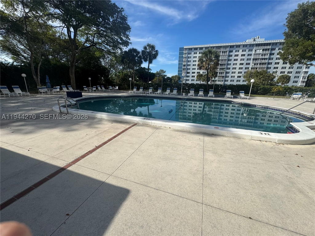 Real estate property located at 3800 Hillcrest Dr #1222, Broward, Hillcrest East No 25 Cond, Hollywood, FL