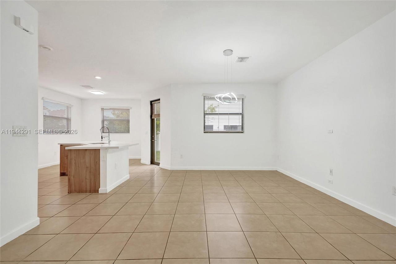 Real estate property located at 3504 94th St, Miami-dade, Bonterra, Hialeah, FL