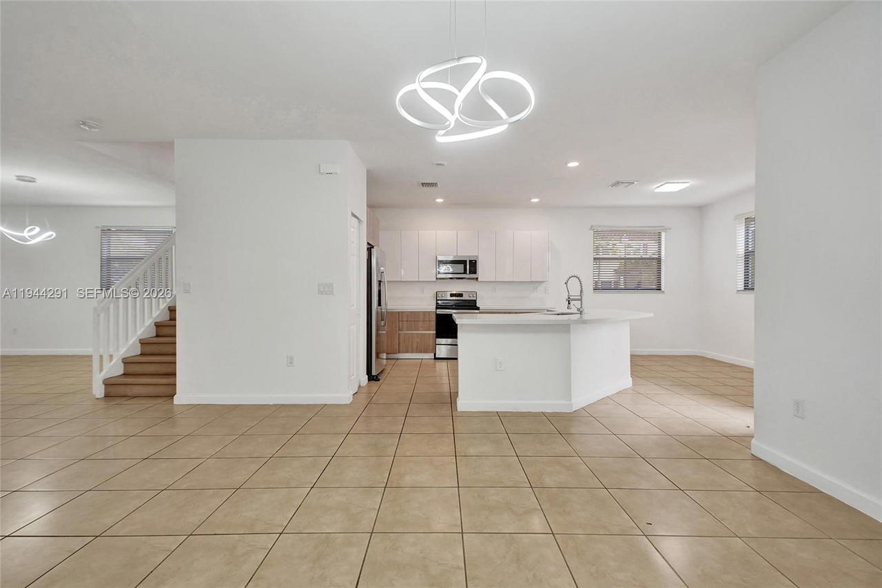 Real estate property located at 3504 94th St, Miami-dade, Bonterra, Hialeah, FL