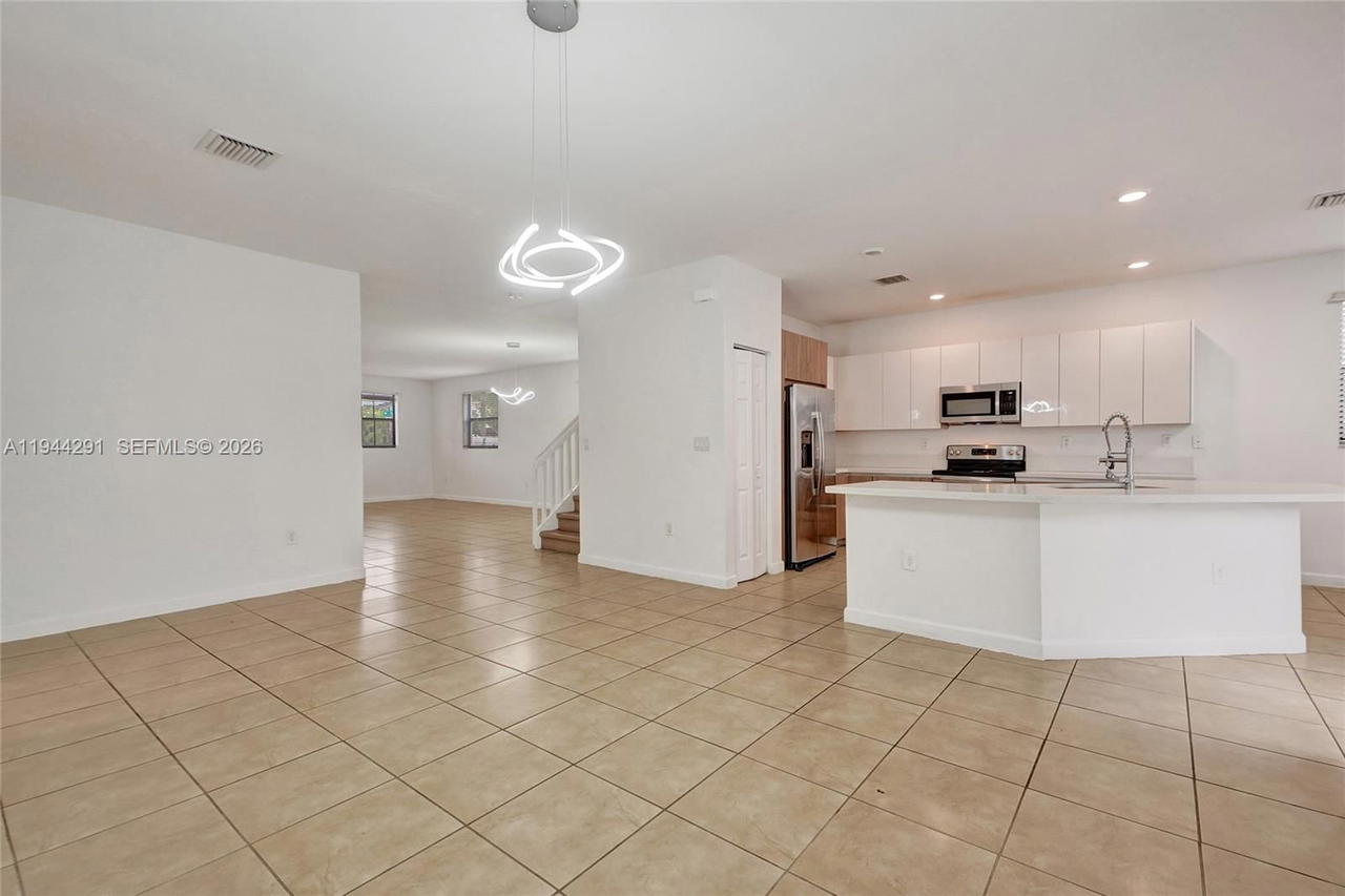 Real estate property located at 3504 94th St, Miami-dade, Bonterra, Hialeah, FL