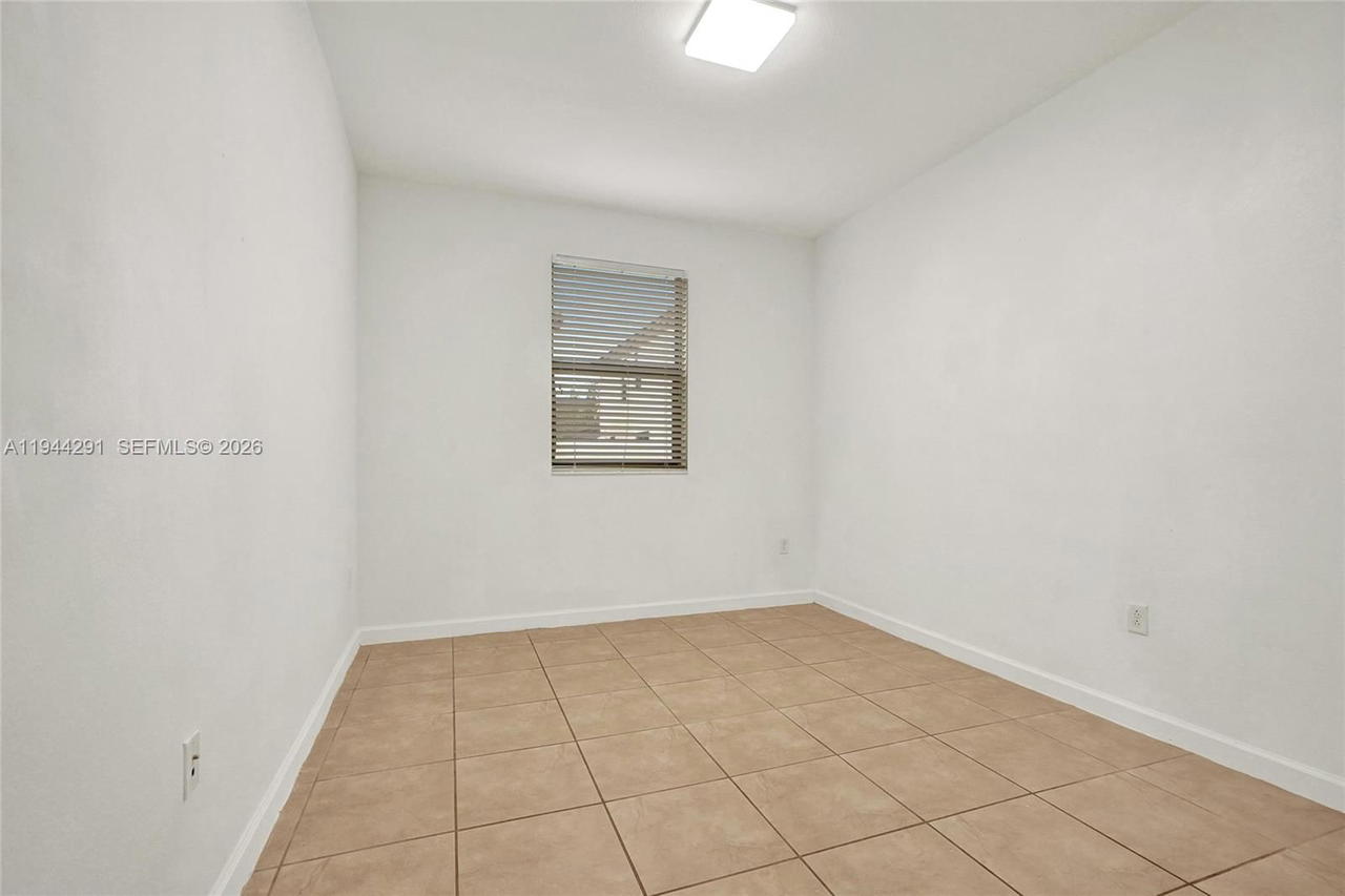 Real estate property located at 3504 94th St, Miami-dade, Bonterra, Hialeah, FL