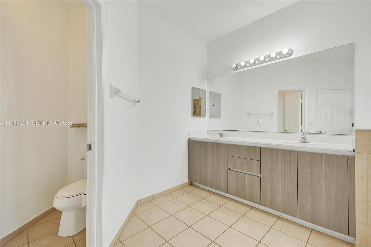 Real estate property located at 3504 94th St, Miami-dade, Bonterra, Hialeah, FL