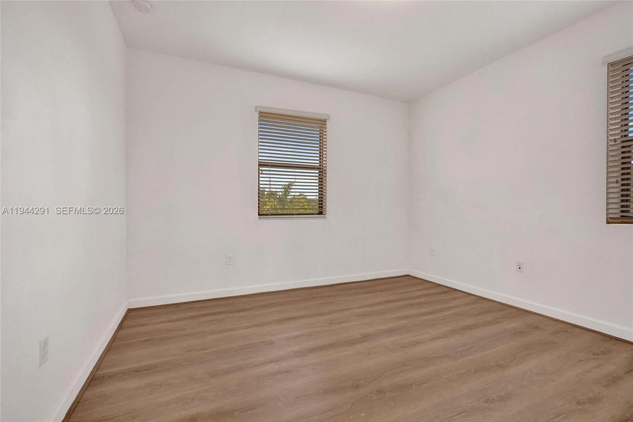 Real estate property located at 3504 94th St, Miami-dade, Bonterra, Hialeah, FL