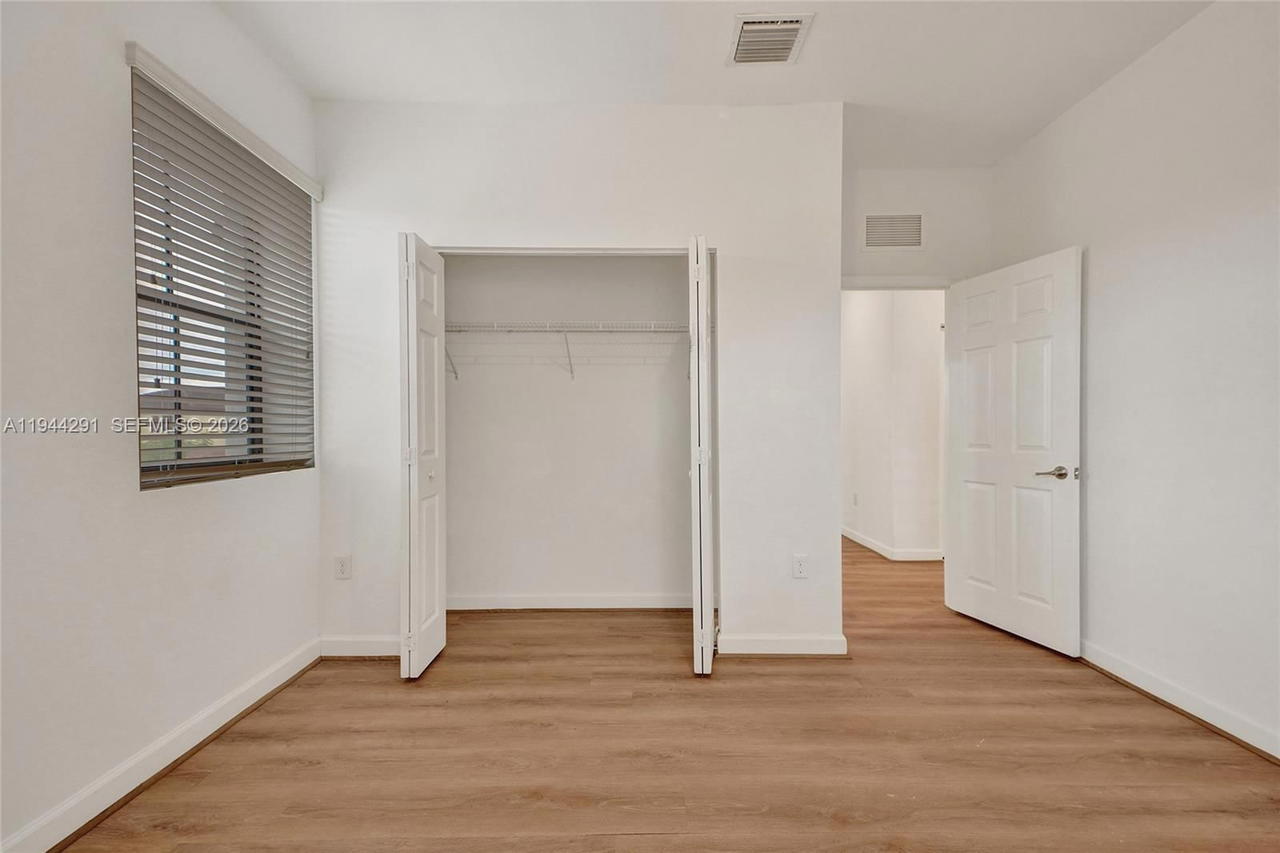 Real estate property located at 3504 94th St, Miami-dade, Bonterra, Hialeah, FL