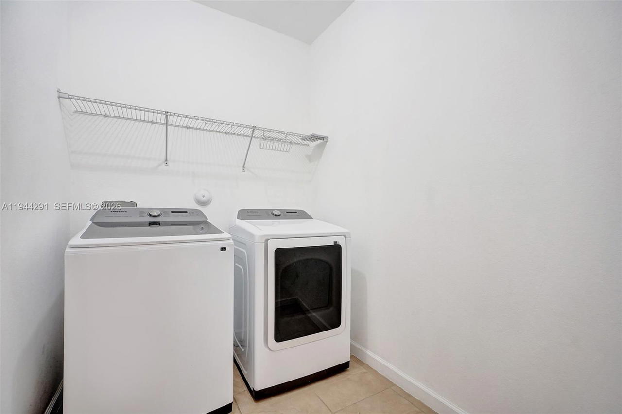 Real estate property located at 3504 94th St, Miami-dade, Bonterra, Hialeah, FL