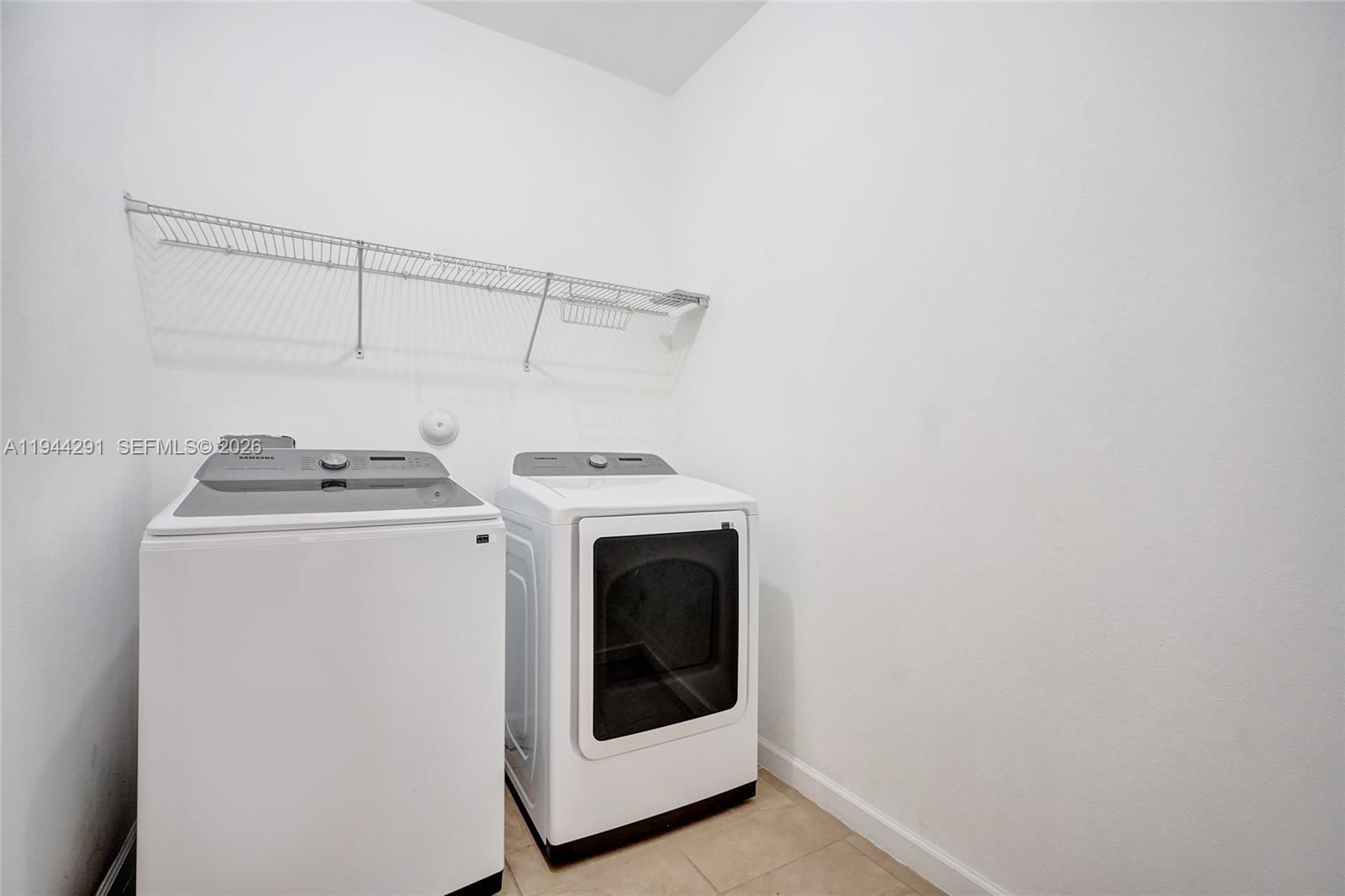 Real estate property located at 3504 94th St, Miami-dade, Bonterra, Hialeah, FL