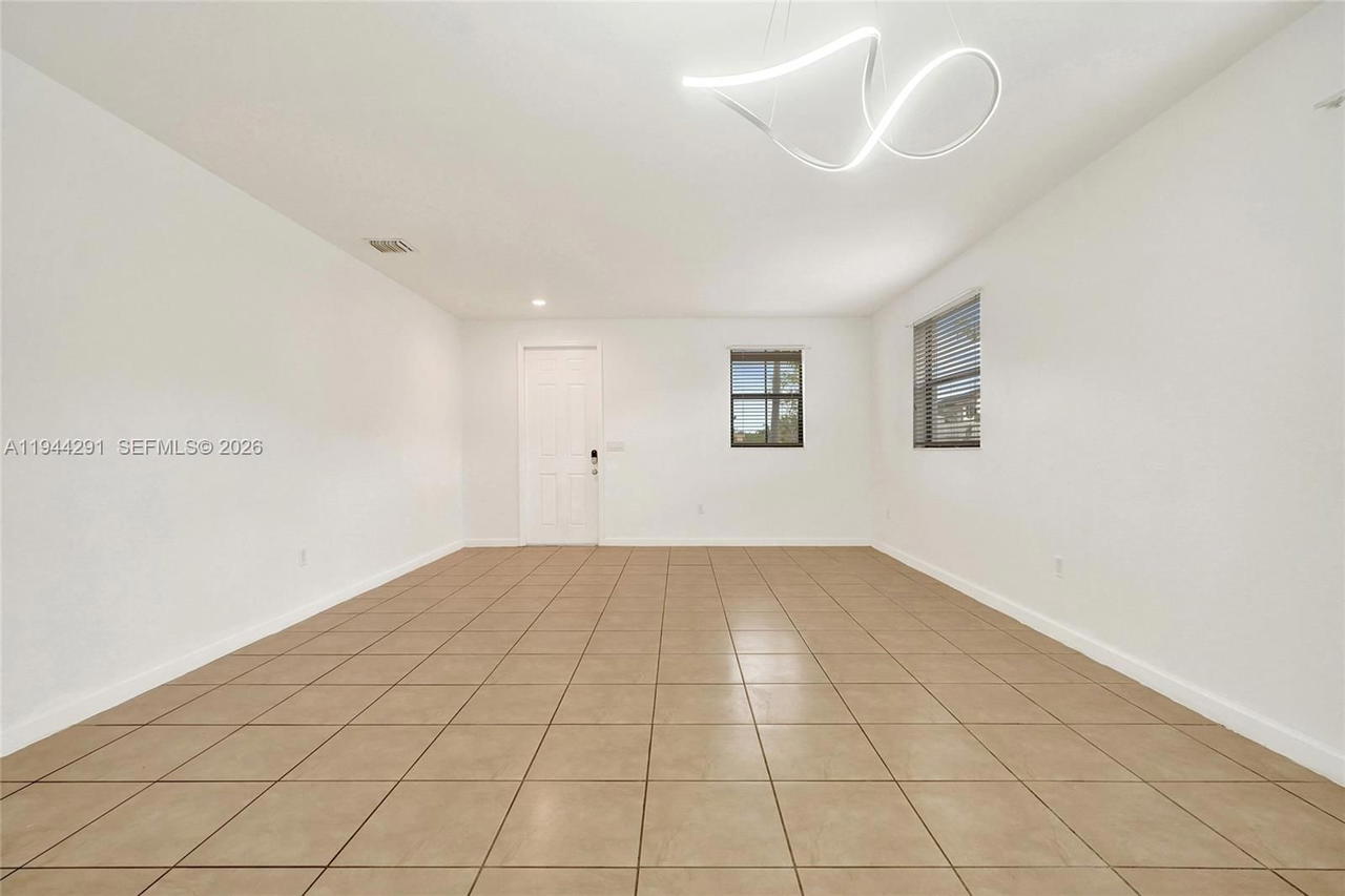 Real estate property located at 3504 94th St, Miami-dade, Bonterra, Hialeah, FL