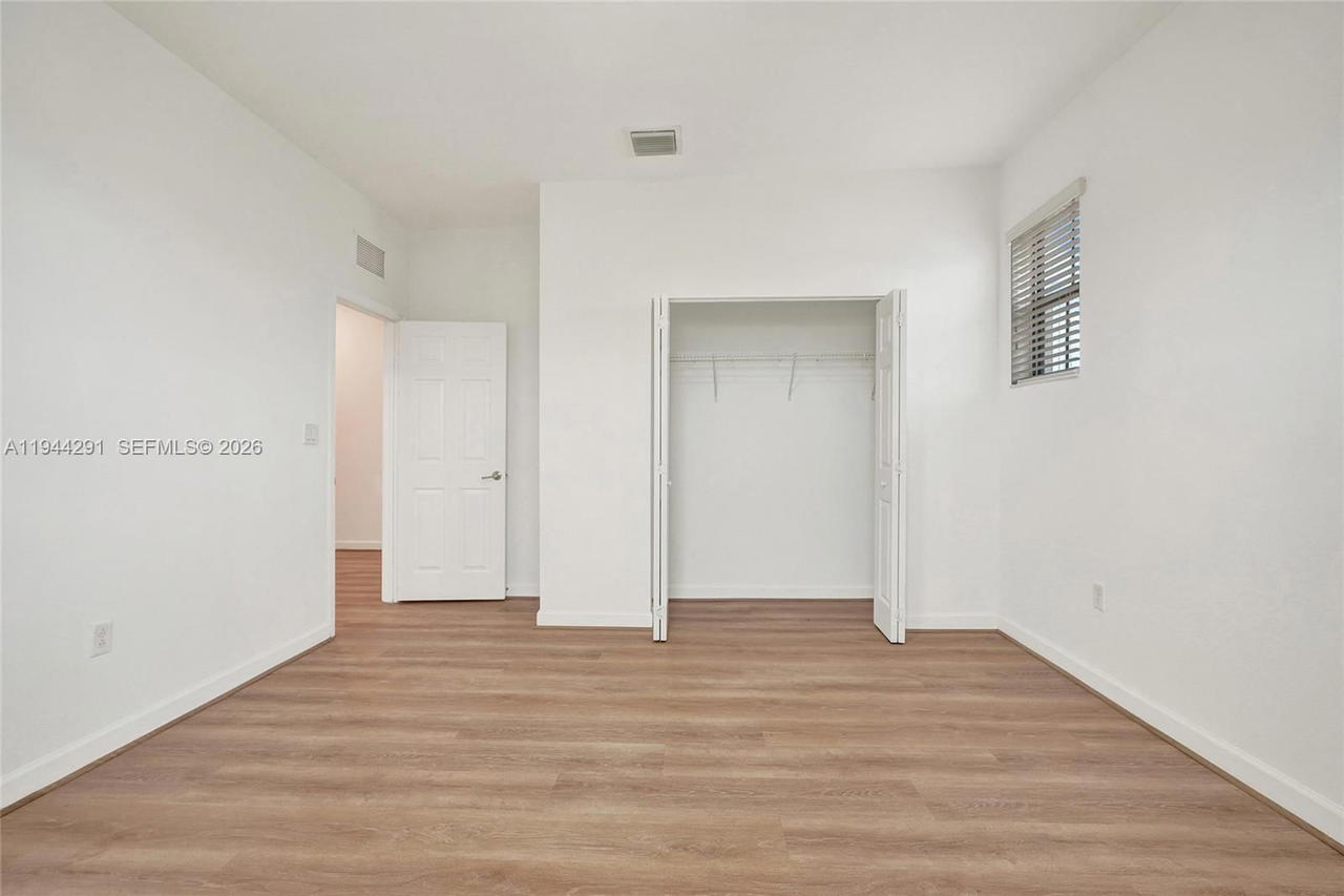 Real estate property located at 3504 94th St, Miami-dade, Bonterra, Hialeah, FL