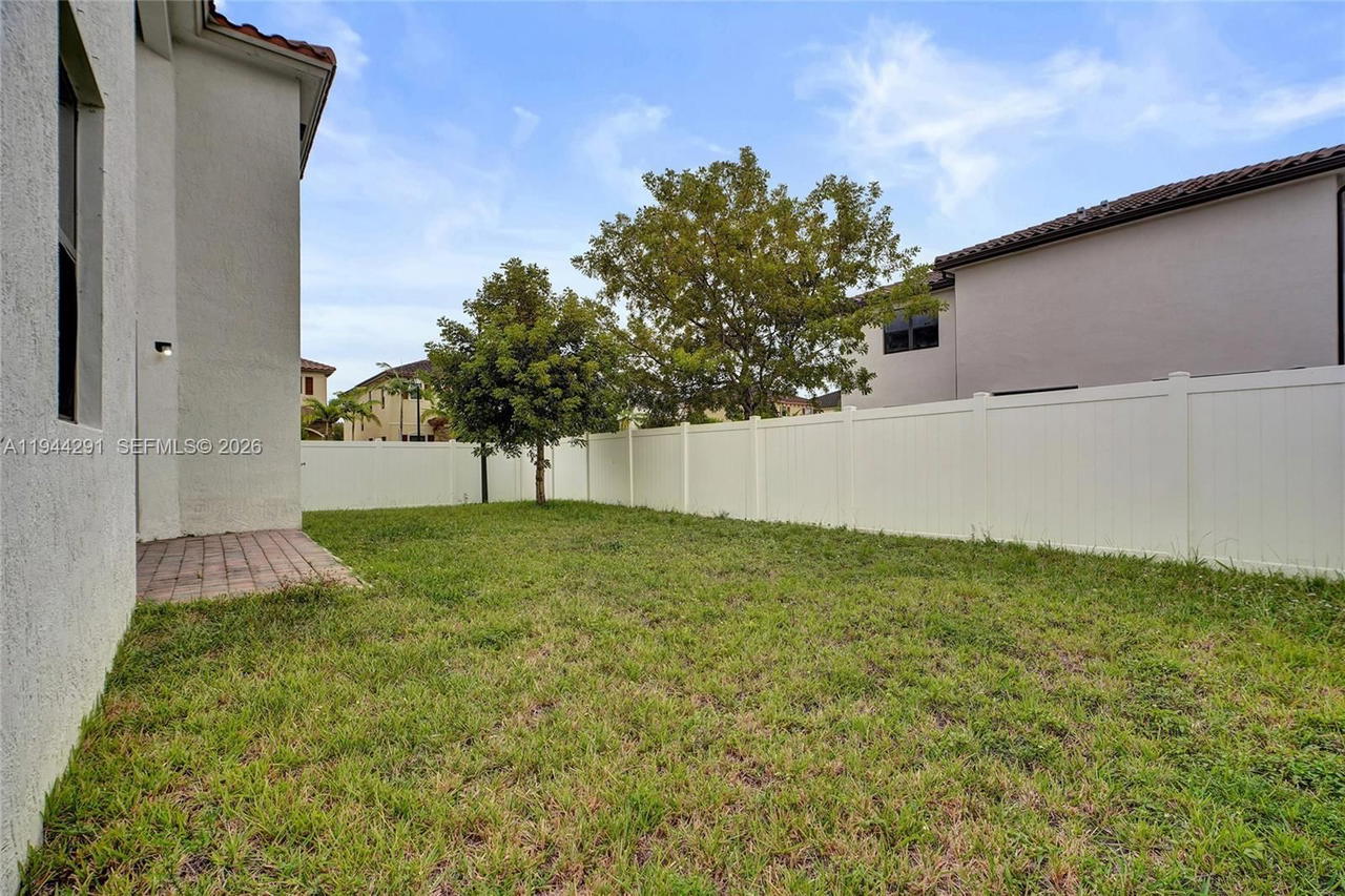 Real estate property located at 3504 94th St, Miami-dade, Bonterra, Hialeah, FL