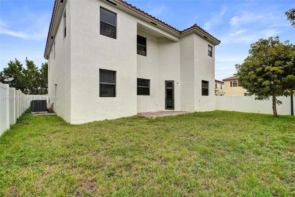Real estate property located at 3504 94th St, Miami-dade, Bonterra, Hialeah, FL