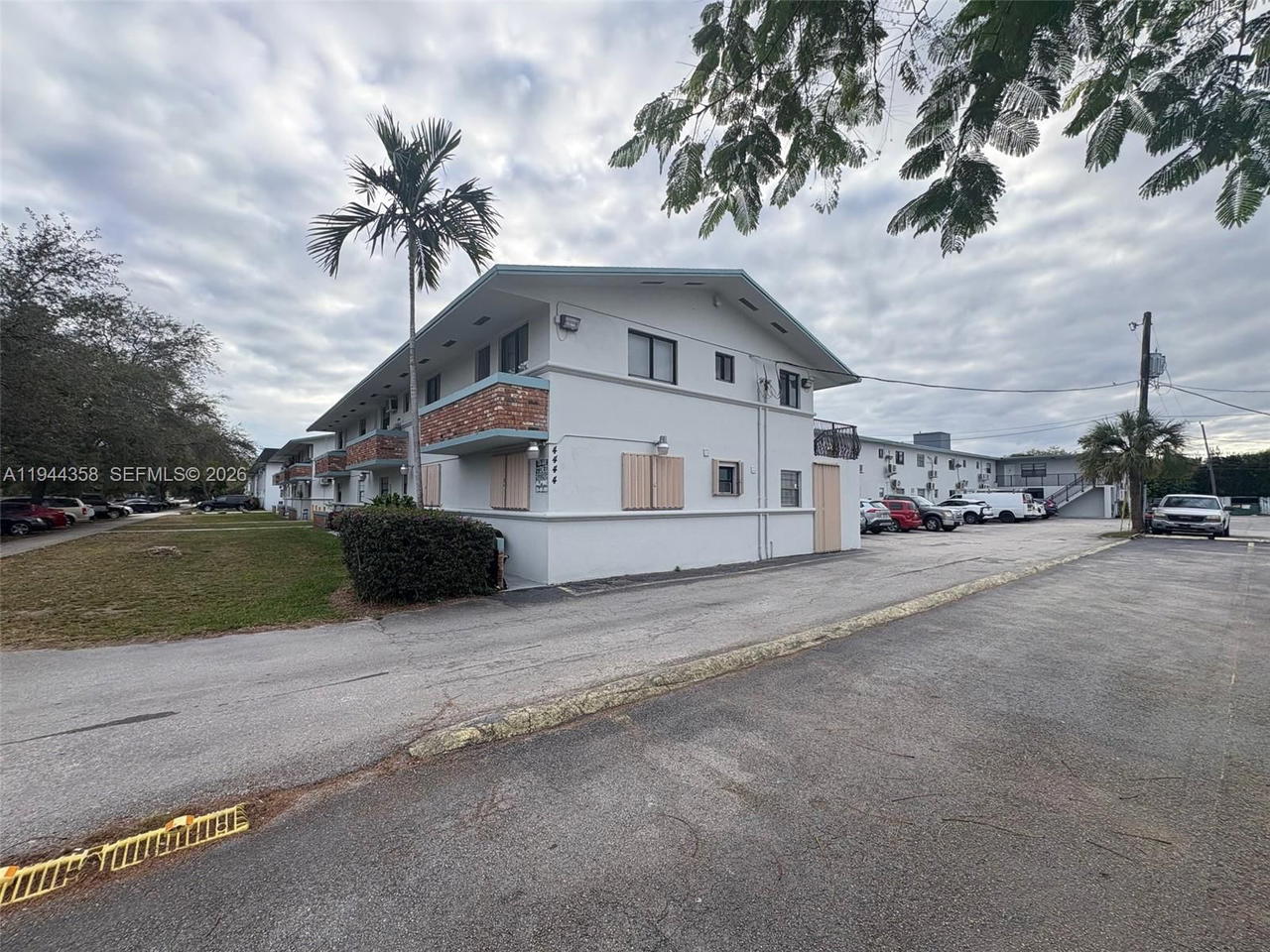 Real estate property located at 4444 67th Ave #6, Miami-dade, Ludlam Gardens Condo, Miami, FL