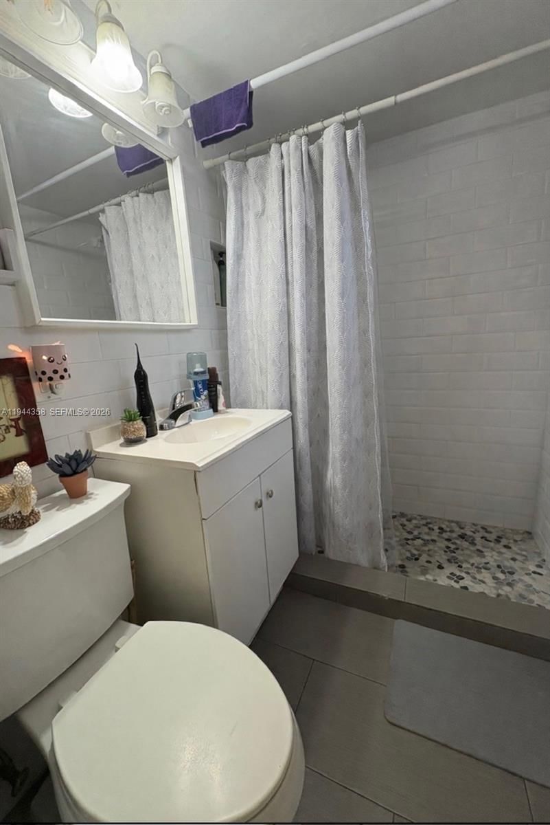 Real estate property located at 4444 67th Ave #6, Miami-dade, Ludlam Gardens Condo, Miami, FL