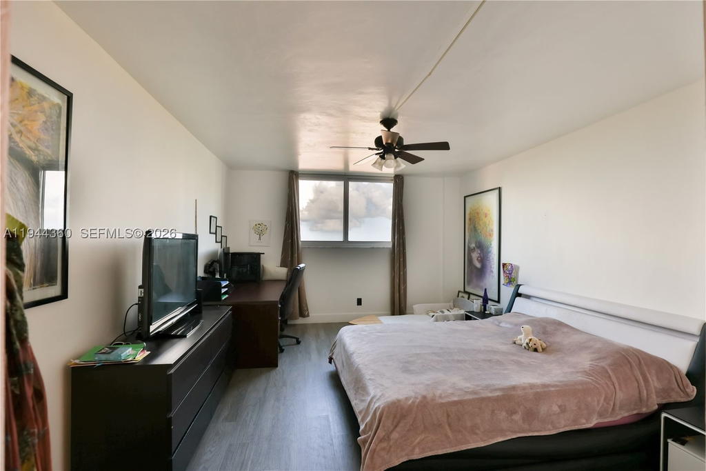 Real estate property located at 19380 Collins Ave #726, Miami-dade, Oceanview Building B Cond, Sunny Isles Beach, FL