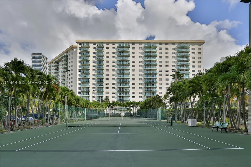Real estate property located at 19380 Collins Ave #726, Miami-dade, Oceanview Building B Cond, Sunny Isles Beach, FL
