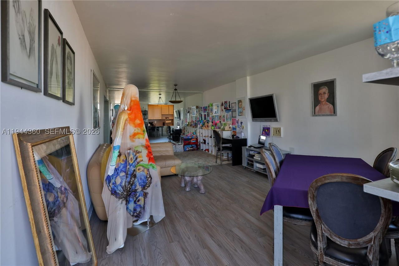 Real estate property located at 19380 Collins Ave #726, Miami-dade, Oceanview Building B Cond, Sunny Isles Beach, FL