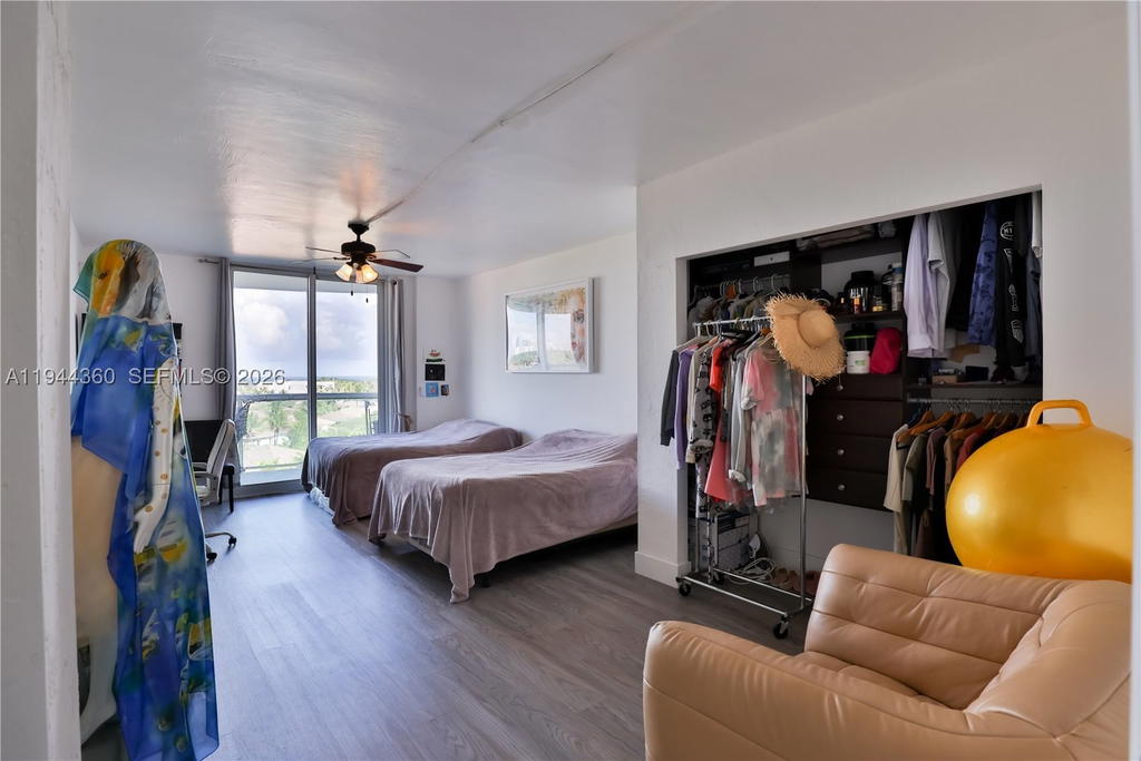 Real estate property located at 19380 Collins Ave #726, Miami-dade, Oceanview Building B Cond, Sunny Isles Beach, FL