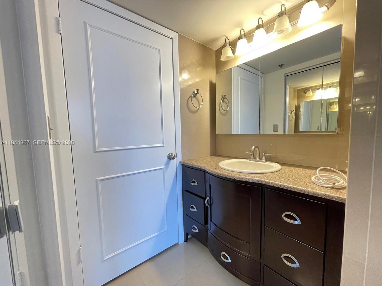 Real estate property located at 540 Brickell Key Dr #1006, Miami-dade, Brickell Key Ii Condo, Miami, FL