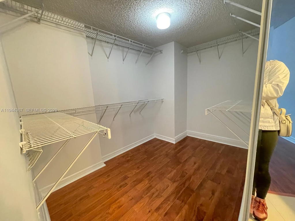 Real estate property located at 540 Brickell Key Dr #1006, Miami-dade, Brickell Key Ii Condo, Miami, FL