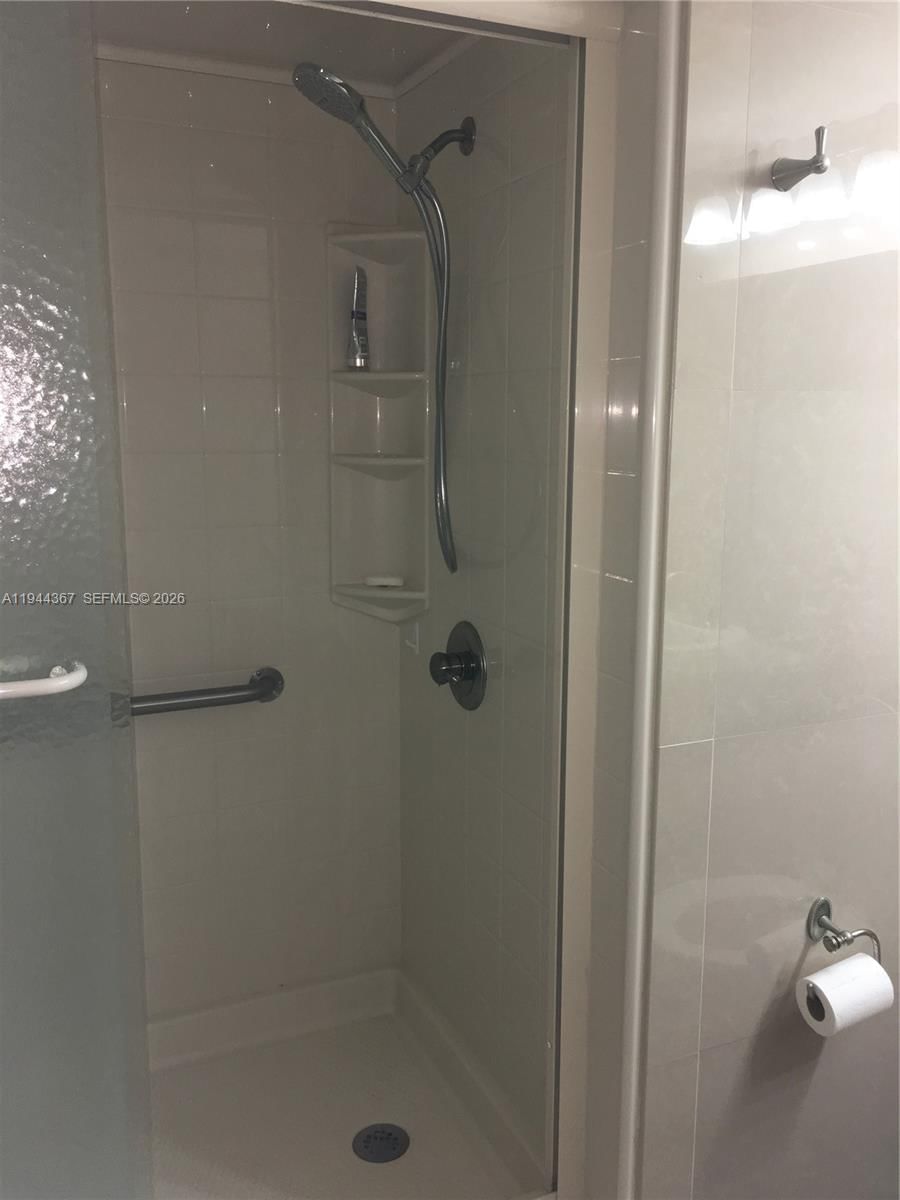 Real estate property located at 540 Brickell Key Dr #1006, Miami-dade, Brickell Key Ii Condo, Miami, FL