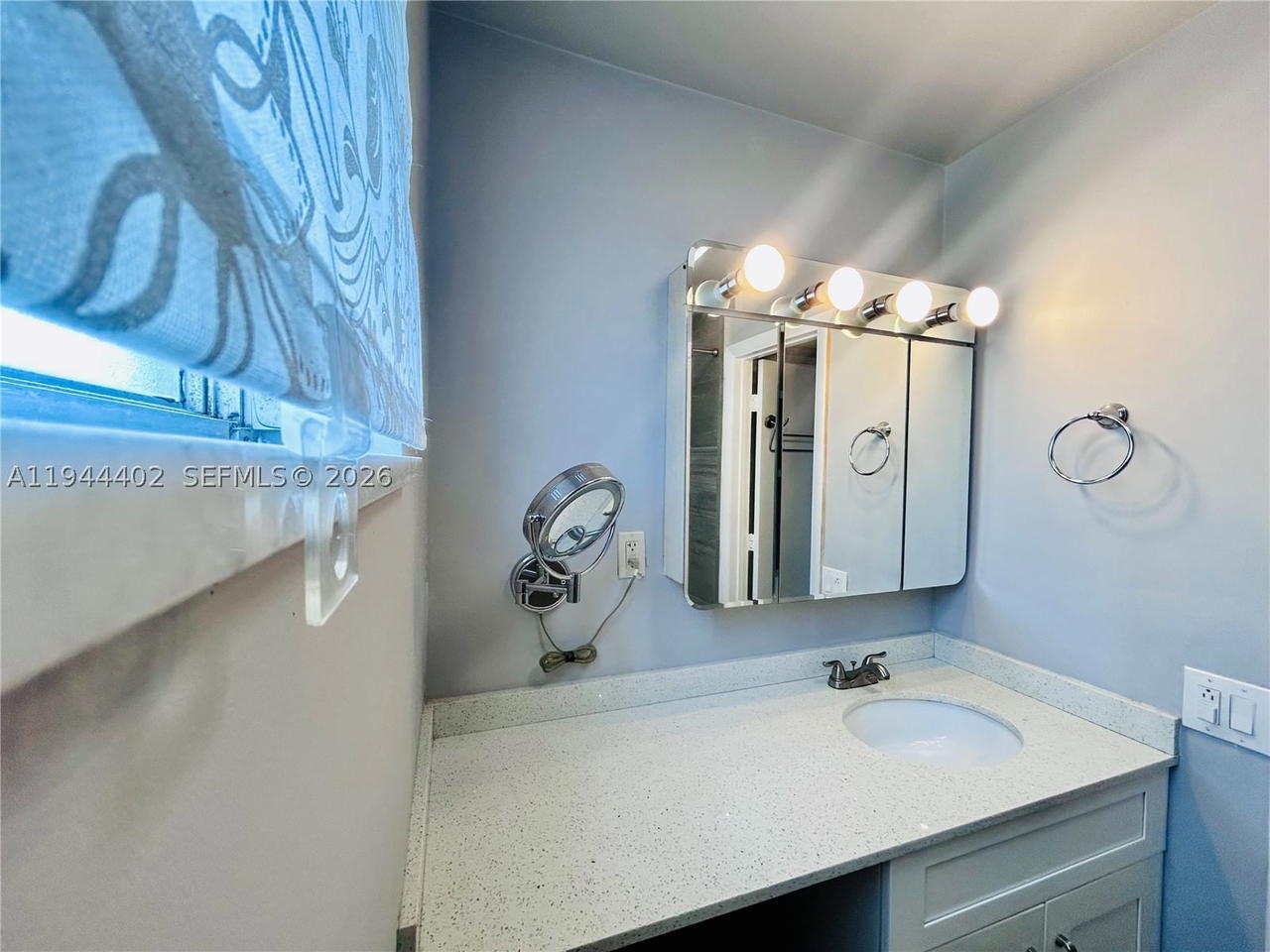 Real estate property located at 2300 Park Ln #201, Broward, Sheridan Lakes Condo Apts, Hollywood, FL