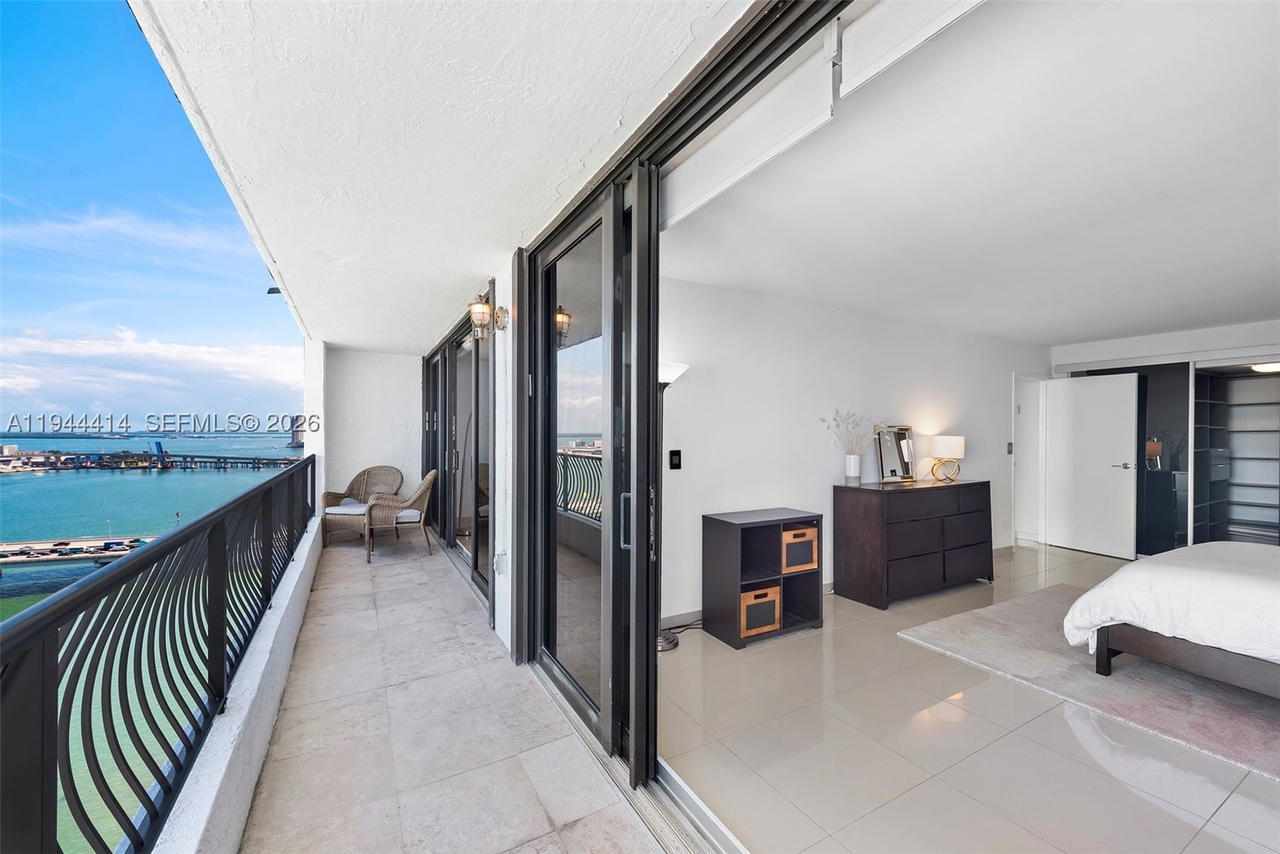 Real estate property located at 555 15th St #26B, Miami-dade, Venetia Condo, Miami, FL