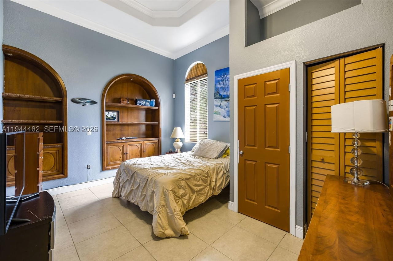 Real estate property located at 7761 122nd Ave, Miami-dade, 2300 Estates - 1 Acre, Miami, FL