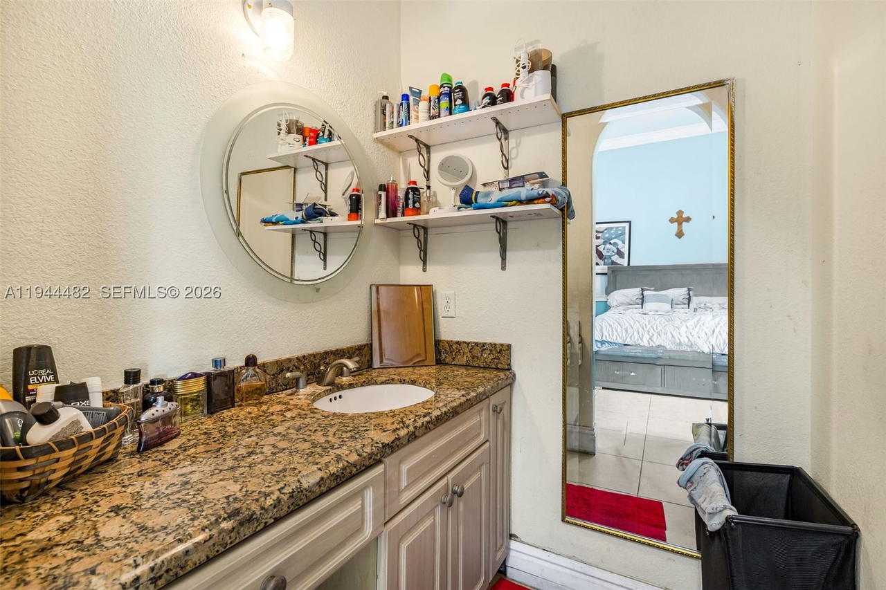 Real estate property located at 7761 122nd Ave, Miami-dade, 2300 Estates - 1 Acre, Miami, FL