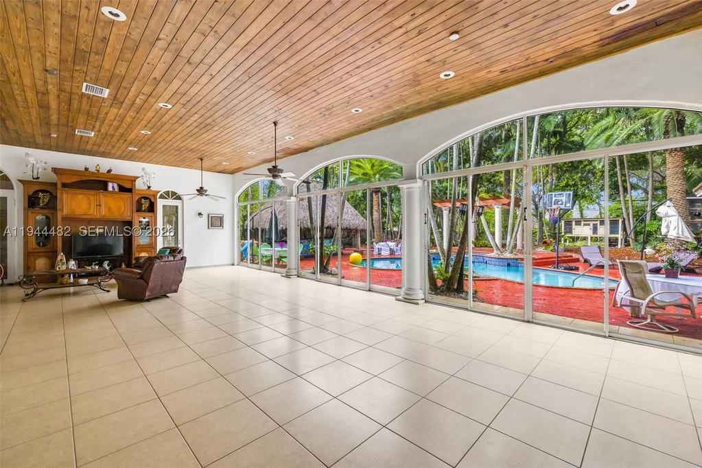 Real estate property located at 7761 122nd Ave, Miami-dade, 2300 Estates - 1 Acre, Miami, FL
