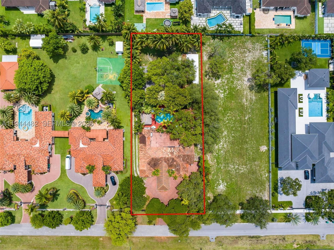 Real estate property located at 7761 122nd Ave, Miami-dade, 2300 Estates - 1 Acre, Miami, FL
