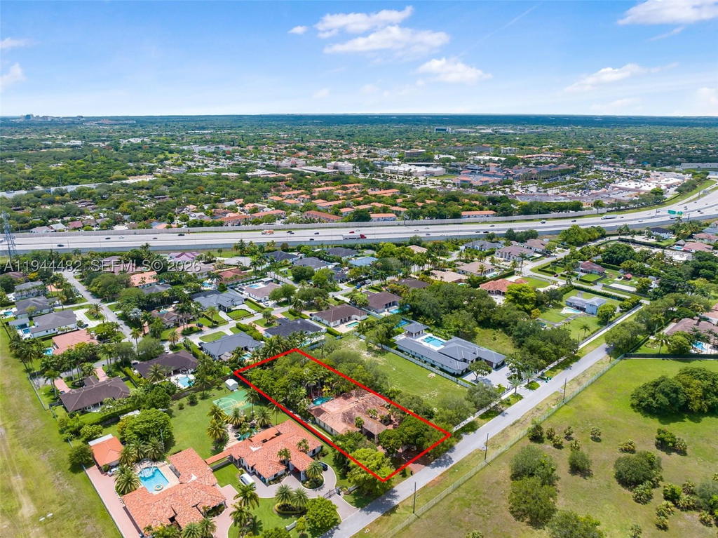 Real estate property located at 7761 122nd Ave, Miami-dade, 2300 Estates - 1 Acre, Miami, FL