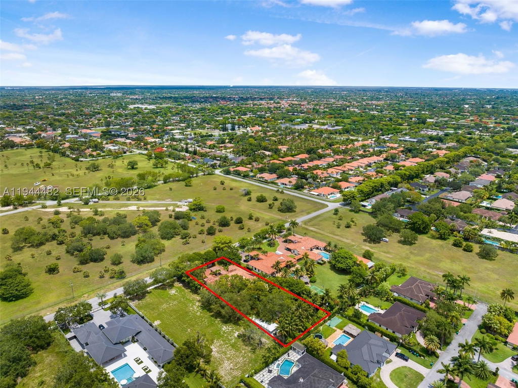 Real estate property located at 7761 122nd Ave, Miami-dade, 2300 Estates - 1 Acre, Miami, FL