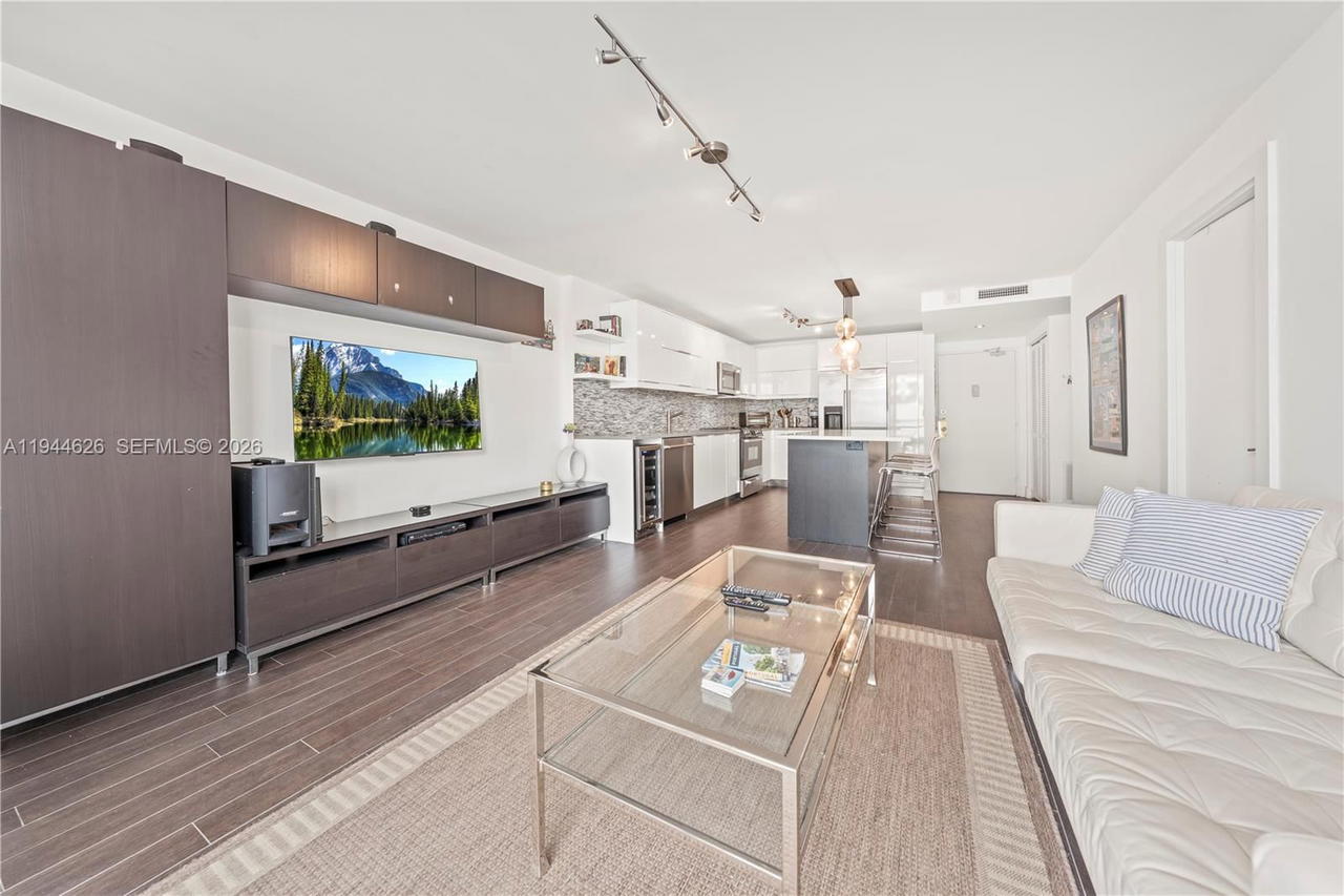 Real estate property located at 401 Ocean Dr #523, Miami-dade, The Presidential Condo, Miami Beach, FL