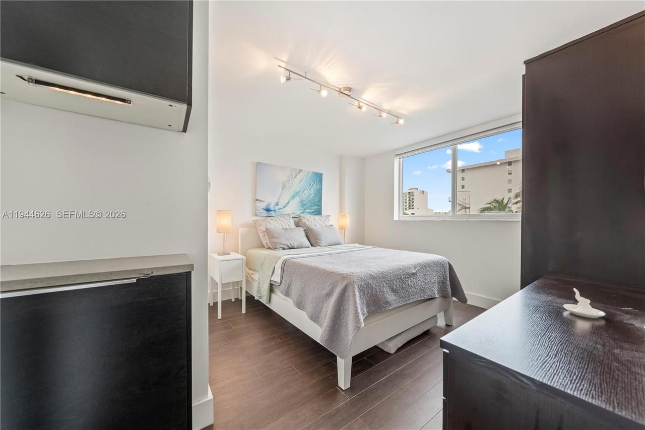 Real estate property located at 401 Ocean Dr #523, Miami-dade, The Presidential Condo, Miami Beach, FL
