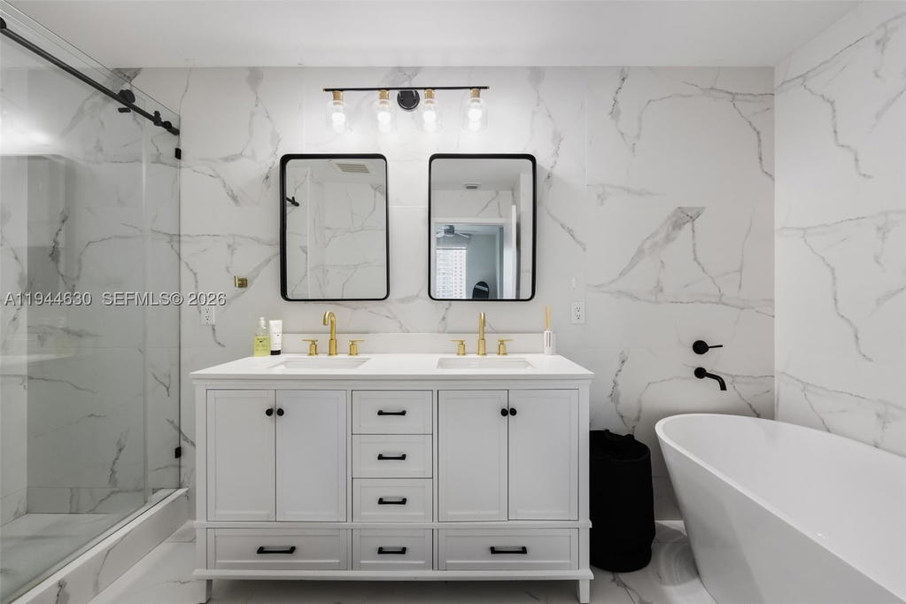 Real estate property located at 1111 1st Ave #3723-N, Miami-dade, The Axis On Brickell Ii C, Miami, FL