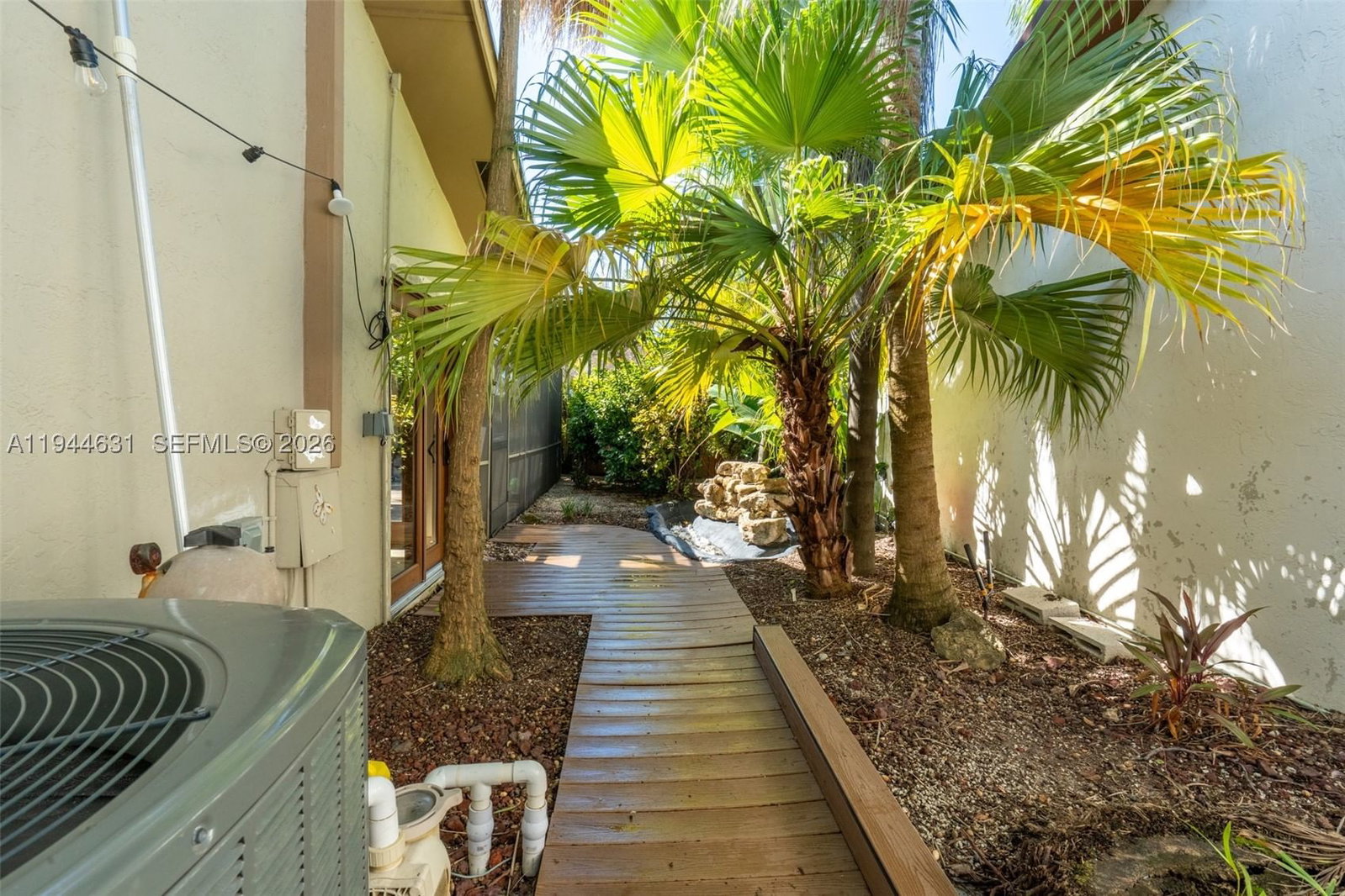 Real estate property located at 10116 144th Pl, Miami-dade, Sugarwood Ii Sec 1, Miami, FL