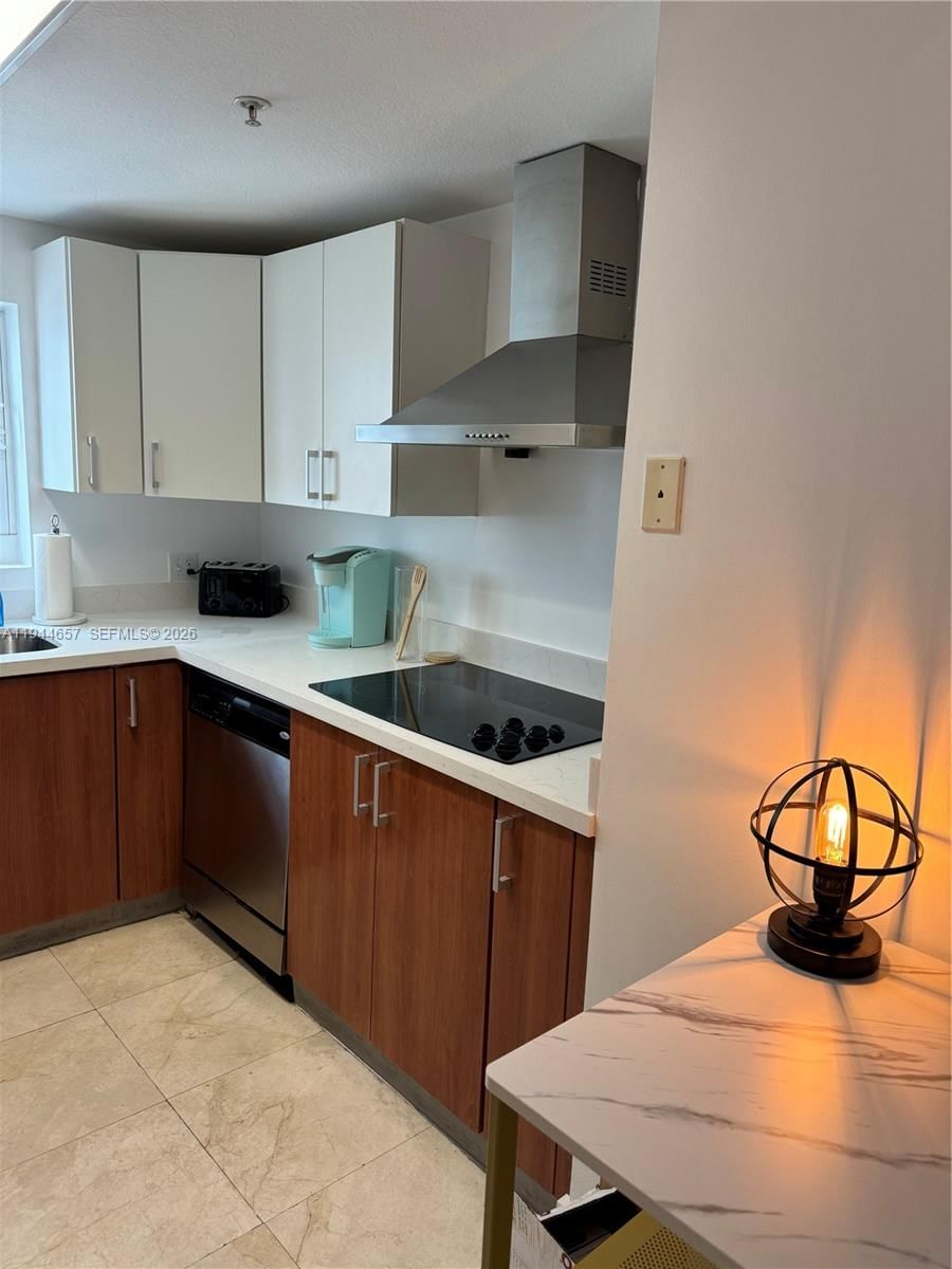 Real estate property located at 170 14th St #2405, Miami-dade, The Sail Condo, Miami, FL