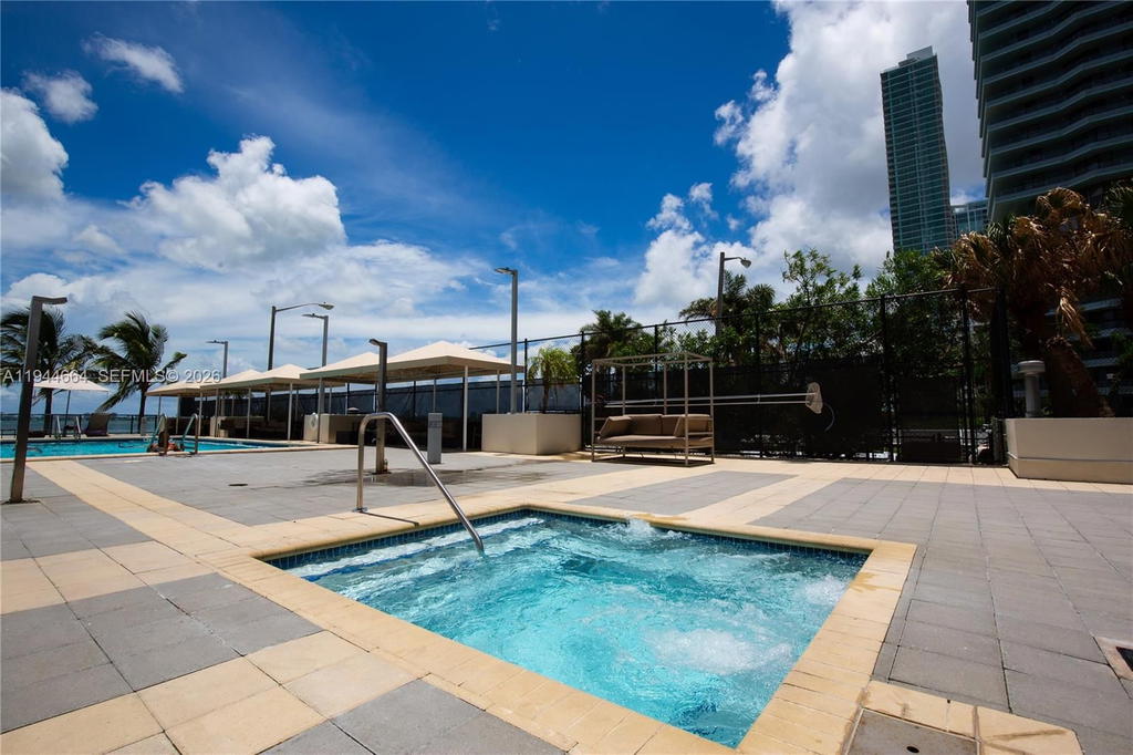 Real estate property located at 600 36th St #1220, Miami-dade, Charter Club Condo, Miami, FL