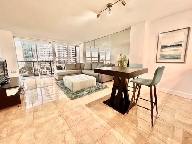 Real estate property located at 600 36th St #1220, Miami-dade, Charter Club Condo, Miami, FL