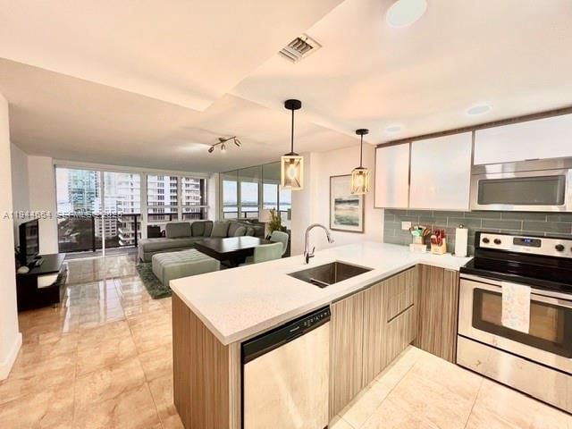 Real estate property located at 600 36th St #1220, Miami-dade, Charter Club Condo, Miami, FL